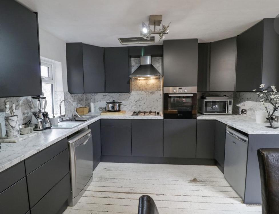 Lovely Comfortable 3 Bed Home, Worcester Bagian luar foto