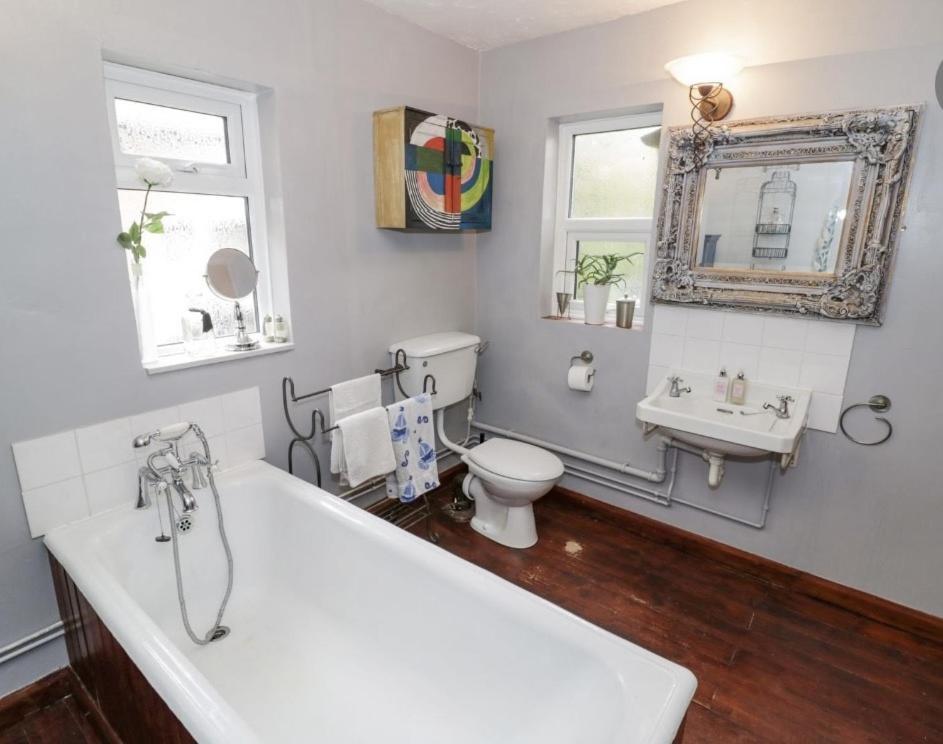 Lovely Comfortable 3 Bed Home, Worcester Bagian luar foto