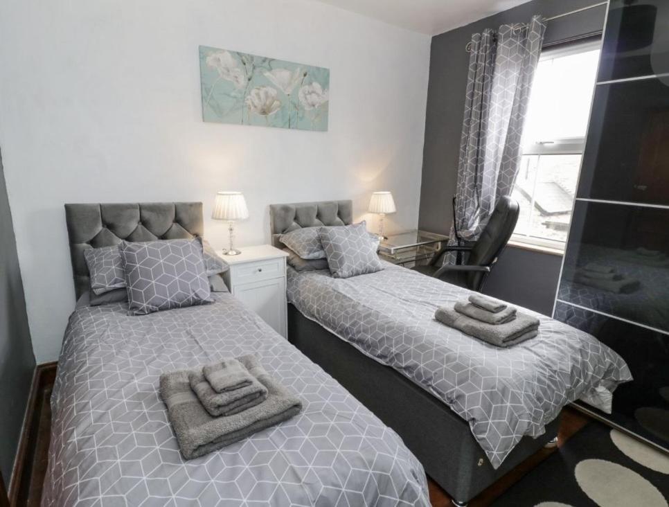 Lovely Comfortable 3 Bed Home, Worcester Bagian luar foto